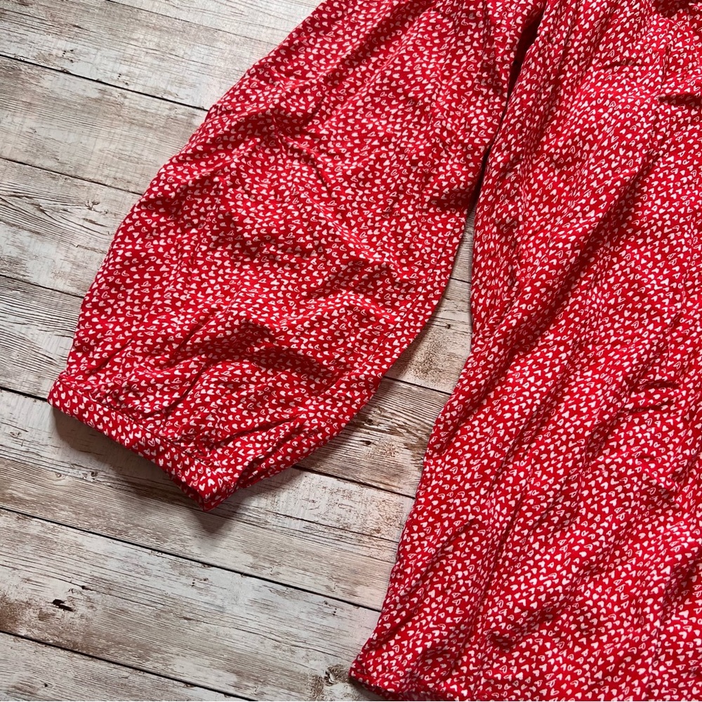 💚Loft red heart print top - Picture 4 of 8